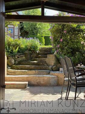 44292521_1-Ausgang zur Terrasse_ Garten.jpg - 