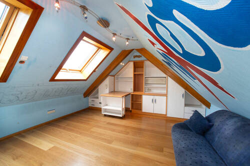 Kind 2 Spitzboden - 