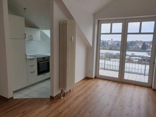 Wohnzimmer mit Küche - Etagenwohnung mit 46,60 m&sup2; in Gotha zur Miete