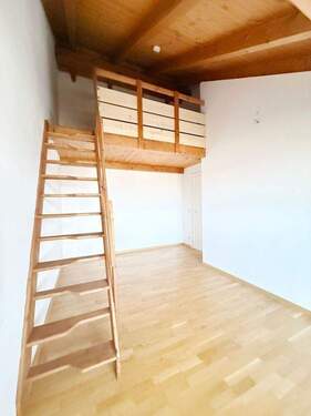 19 Zimmer 2 mit Galerie.JPG - 