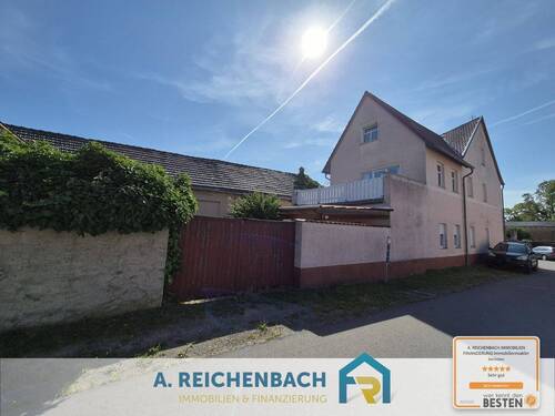 Straßenansicht - Platz für die ganze Familie - Charmantes Zweifamilienhaus + Lehmhaus und Scheune in Krippehna zu verkaufen!