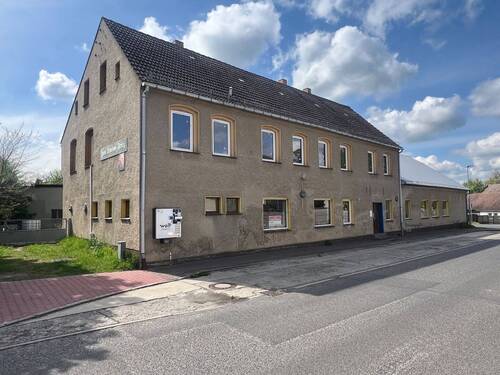Bild 1 - Wohn- und Geschäftshaus mit großem Saal, Seitengebäude & Ausbaupotenzial in zentraler Lage von Döllingen
