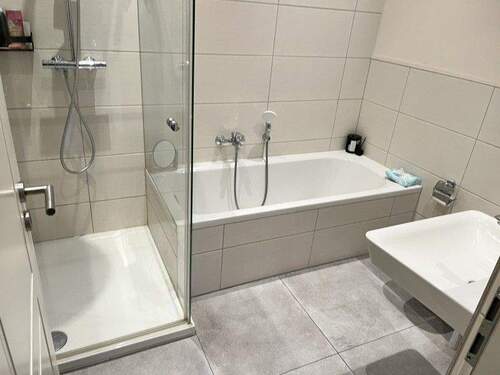 Schönes Bad - 2 Zimmer Etagenwohnung in Fürth