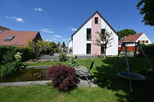Gepflegtes Grundstück - Einfamilienhaus mit 146,00 m&sup2; in Freystadt zum Kaufen