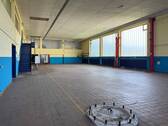 Halle, innen (ca. 470 m²) - 
