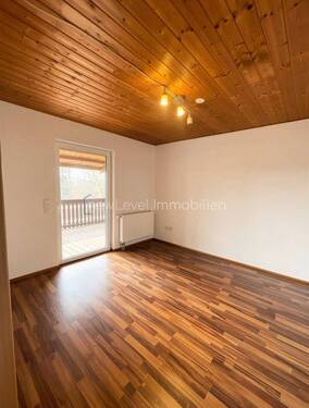 Zimmer EG - 1 Zimmer Mehrfamilienhaus, Wohnhaus zum Kaufen in Laichingen