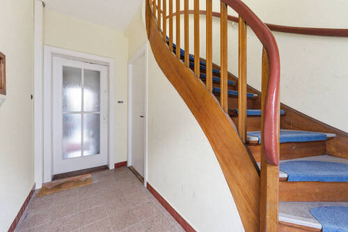 Treppenhaus - 8 Zimmer Mehrfamilienhaus, Wohnhaus zum Kaufen in Bremen / Östliche Vorstadt