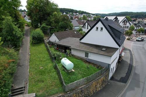 Seitenansicht mit Garten - 