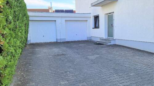 Hof und Garagen - Mehrfamilienhaus, Wohnhaus mit 225,00 m² in Lampertheim zum Kaufen