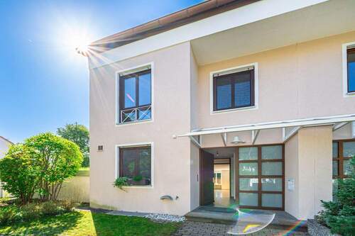 Herzlich willkommen! - Reihenendhaus mit 138,00 m&sup2; in Germering zur Miete