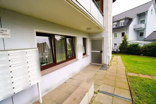 Hauseingang - 2 Zimmer Etagenwohnung zum Kaufen in Bad Pyrmont