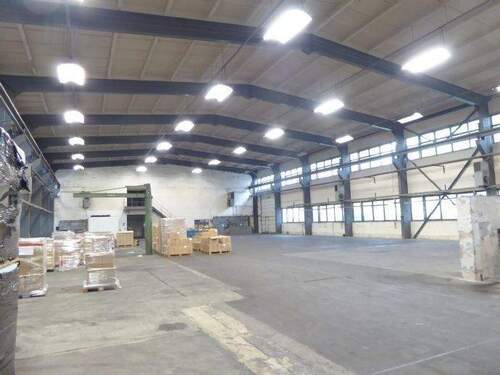 Innenbereich - Halle in Unterwellenborn zur Miete