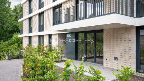 Zugang zum Haus - Etagenwohnung mit 125,80 m&sup2; in Pinneberg zum Kaufen