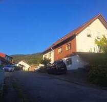 Charmante Doppelhaushälfte mit Kamin, Garten & vielseitiger Dachgalerie - Fürth Steinbach