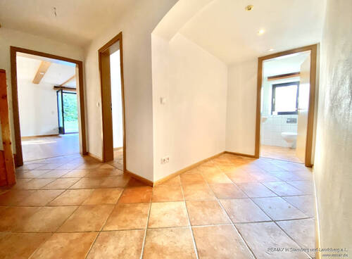 Flur EG - 3 Zimmer Etagenwohnung in Weyarn