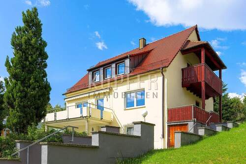 © KI 2FH Forchheim - Charmantes Zweifamilienhaus in Südhanglage mit herrlichem Fernblick!
