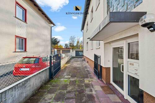 Hauseingang - 1 Zimmer Mehrfamilienhaus, Wohnhaus in Karlsruhe