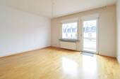Wohnzimmer - 2 Zimmer Etagenwohnung zum Kaufen in Frankfurt