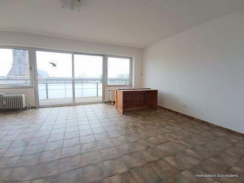 Wohnzimmer - 2 Zimmer Etagenwohnung in Krefeld