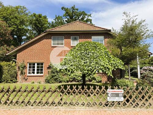 Strasenansicht - 7 Zimmer Einfamilienhaus zum Kaufen in Suhlendorf