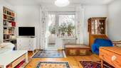 Wohnzimmer 3 - Attraktive 2-Zimmer-Wohnung mit Einbauküche und Balkon in gefragter Lage - sofort bezugsfrei