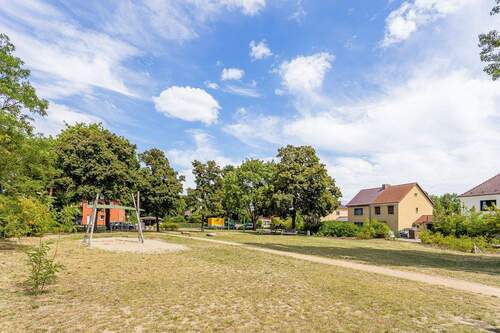 Spielplatz in Umgebung - 