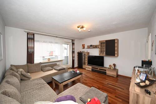 Viel Platz im Wohn-und Essbereich - Etagenwohnung mit 73,90 m&sup2; in Neumarkt zum Kaufen