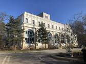 Herrenhaus.jpg - Ein Zuhause zum Verlieben – 3 Zimmer und Ihr eigener Garten!