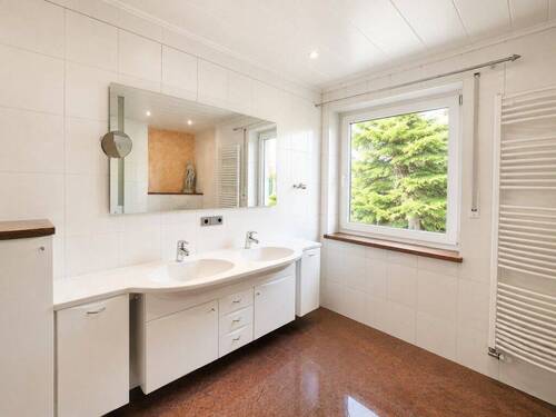 Teilansicht Badezimmer - 