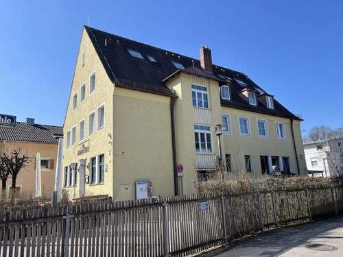 Seitenansicht - 2 Zimmer Mehrfamilienhaus, Wohnhaus zum Kaufen in München