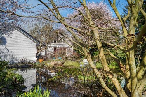 Gartenteich - 9 Zimmer Einfamilienhaus in Lohe-Rickelshof