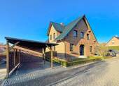 ...mit Carport und Garage - 5 Zimmer Mehrfamilienhaus, Wohnhaus zum Kaufen in Haldensleben