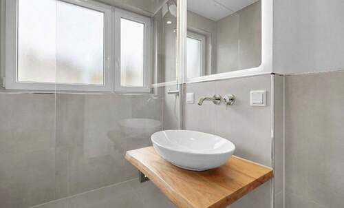 Badezimmer - Charmante 3-Zimmer Wohnung mit Westbalkon - Komplett saniert