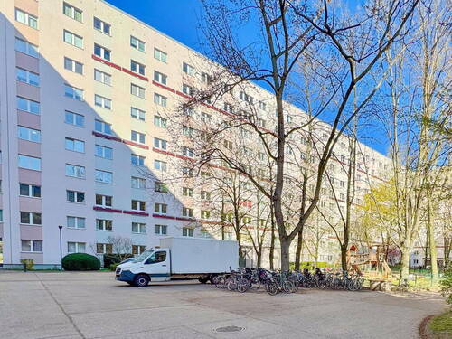 Zugang - Etagenwohnung mit 71,00 m&sup2; in Berlin zum Kaufen