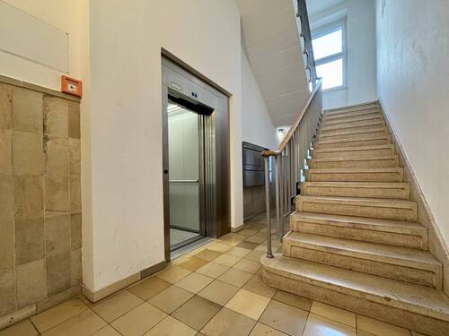 Eingang/Personenaufzug - 1 Zimmer Büro zur Miete in Mannheim