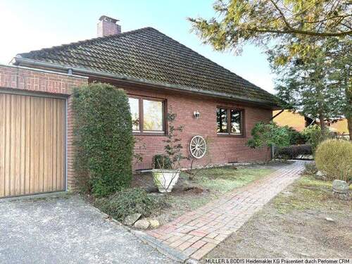 Strassenansicht - 3 Zimmer Einfamilienhaus in Hanstedt