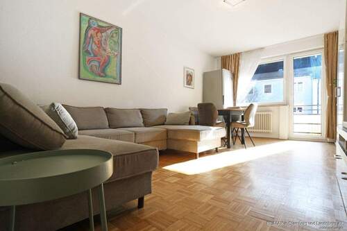 Helles Wohnzimmer Sendling REMAX PSc-12210E0J0430 - 2 Zimmer Etagenwohnung in München