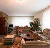 Gepflegtes Einfamilienhaus mit Garten und Garage in Berlin