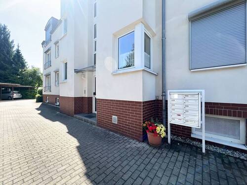 Hauseingang - Etagenwohnung mit 84,40 m&sup2; in Leipzig zum Kaufen
