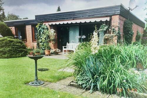 Garten/Terrasse früher - Bungalow in Reinbek am Ende einer Sackgasse