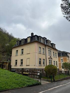 Hausansicht - Attraktives Mehrfamilienhaus mit Entwicklungspotenzial in Freital