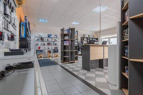 Laden-Bürofläche (4) - Büro - Ladenfläche mitten in Salzweg 2-Zimmer, Toilette und Teeküche