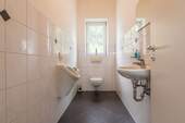 Toilette - Büro mit 75,00 m² in Salzweg zur Miete