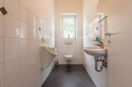 Toilette - Büro in Salzweg zur Miete