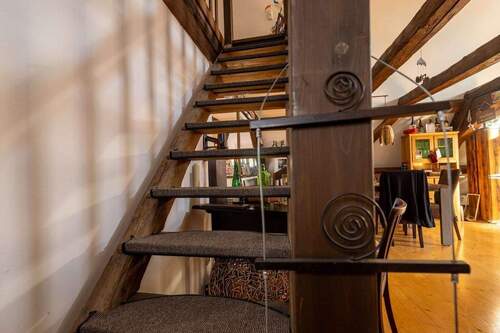 Treppe zur Galerie-Ebene - 