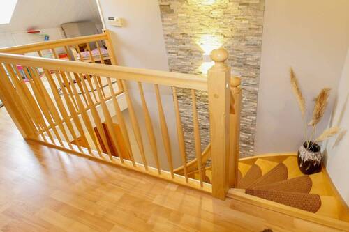 Aufgang - Hell - GeschmackvollJPG - 