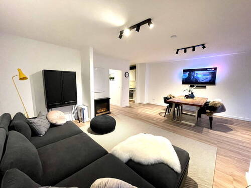 Wohnzimmer - Maritimes Wohnvergnügen an der Ostsee.: 2-Zi. Wohnung mit Balkon.