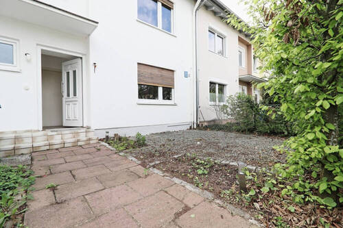 Vorgarten mit Potential - 5 Zimmer Reihenmittelhaus zum Kaufen in München / Untermenzing