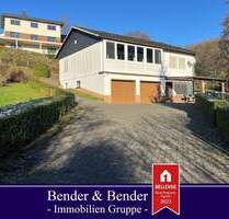 Charmantes Einfamilienhaus mit großem Grundstück, Wintergarten und 2 Garagen! - Morsbach / Wendershagen