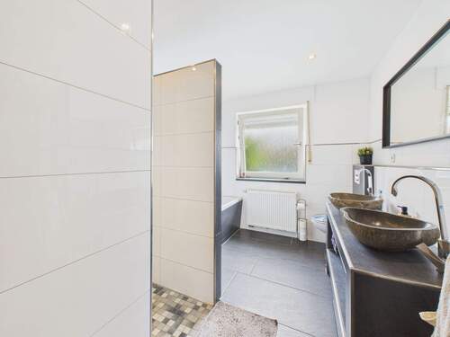 Badezimmer Erdgeschoss - 